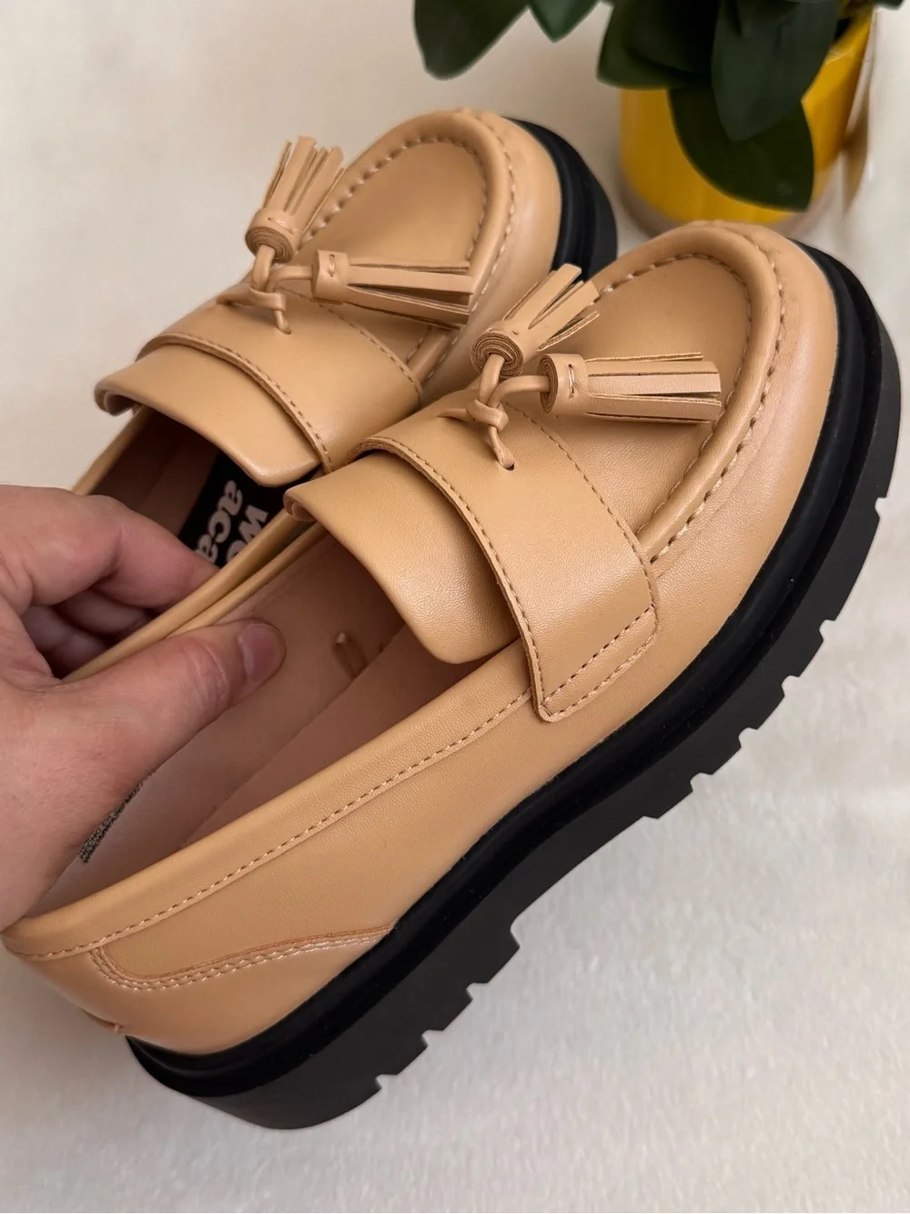 Weekend Academy Girls Lug Sole Loafers, Size 3